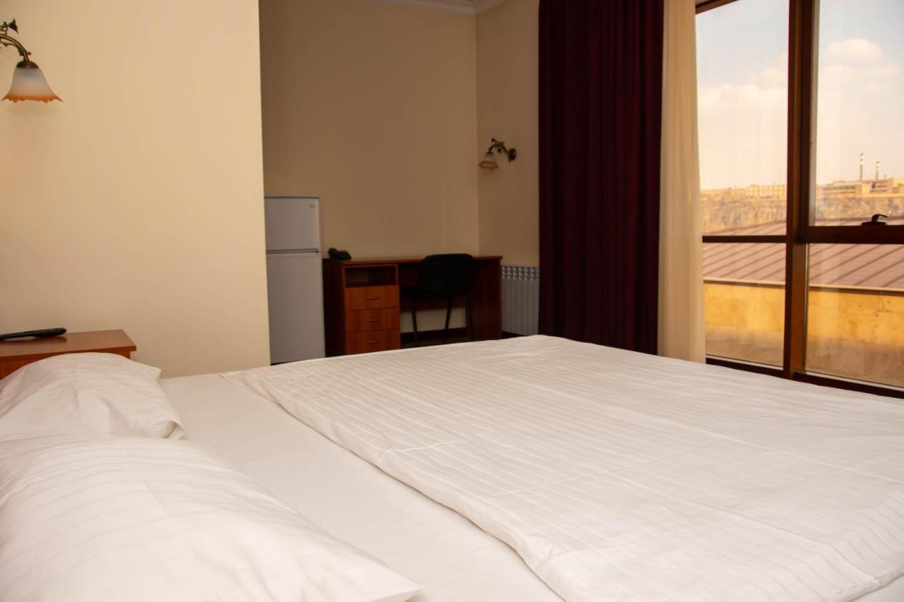 Olympavan Hotel Erévan Extérieur photo