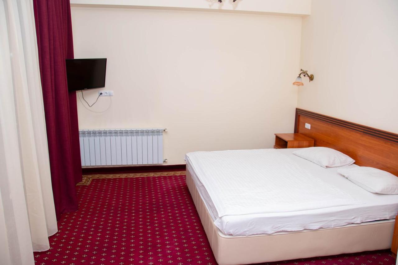 Olympavan Hotel Erévan Extérieur photo