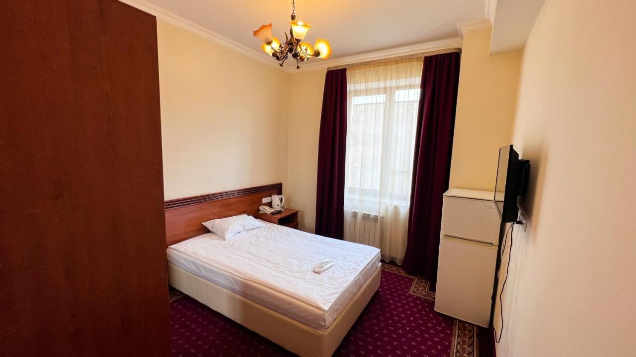 Olympavan Hotel Erévan Extérieur photo