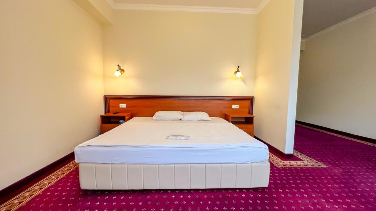 Olympavan Hotel Erévan Extérieur photo