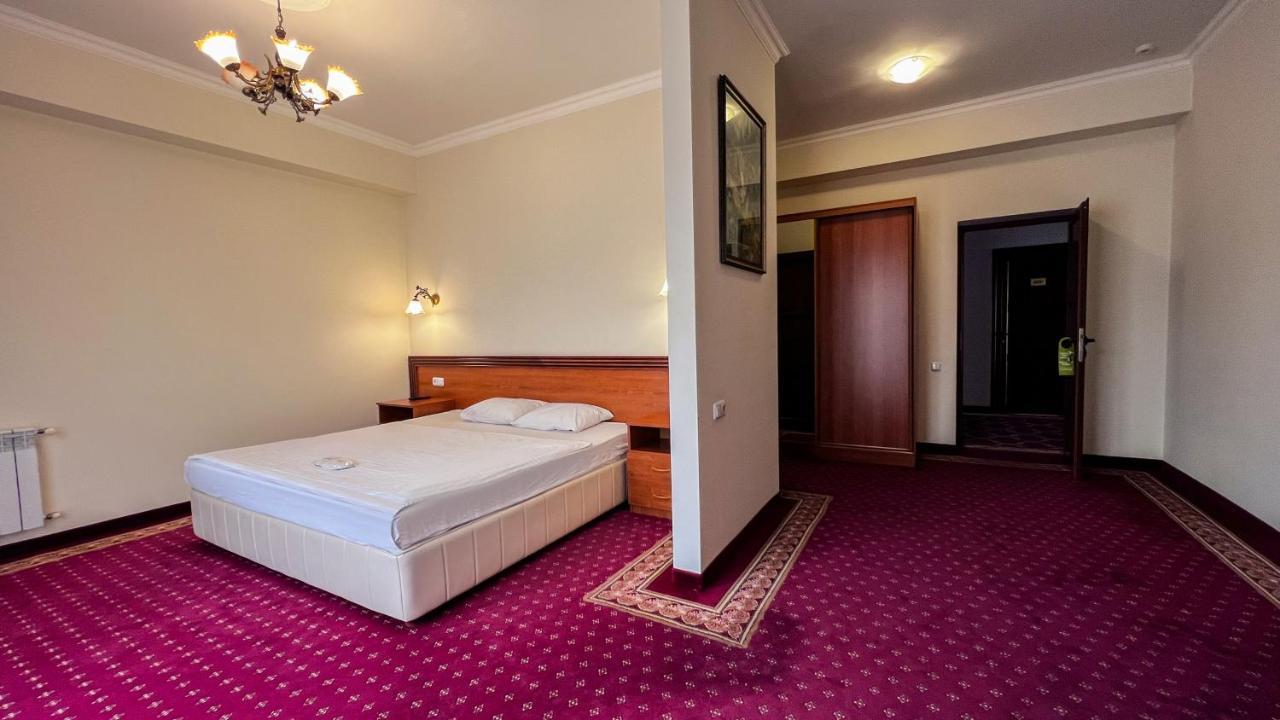 Olympavan Hotel Erévan Extérieur photo