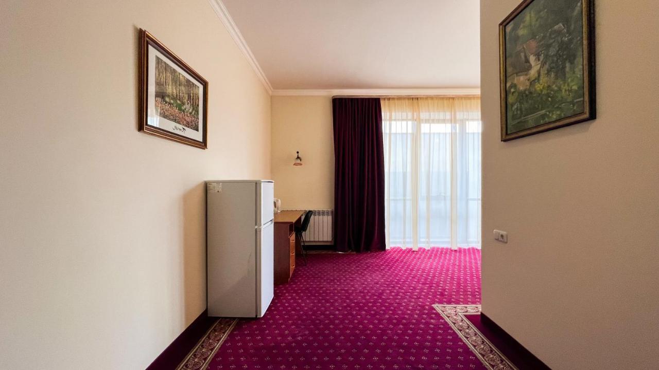 Olympavan Hotel Erévan Extérieur photo