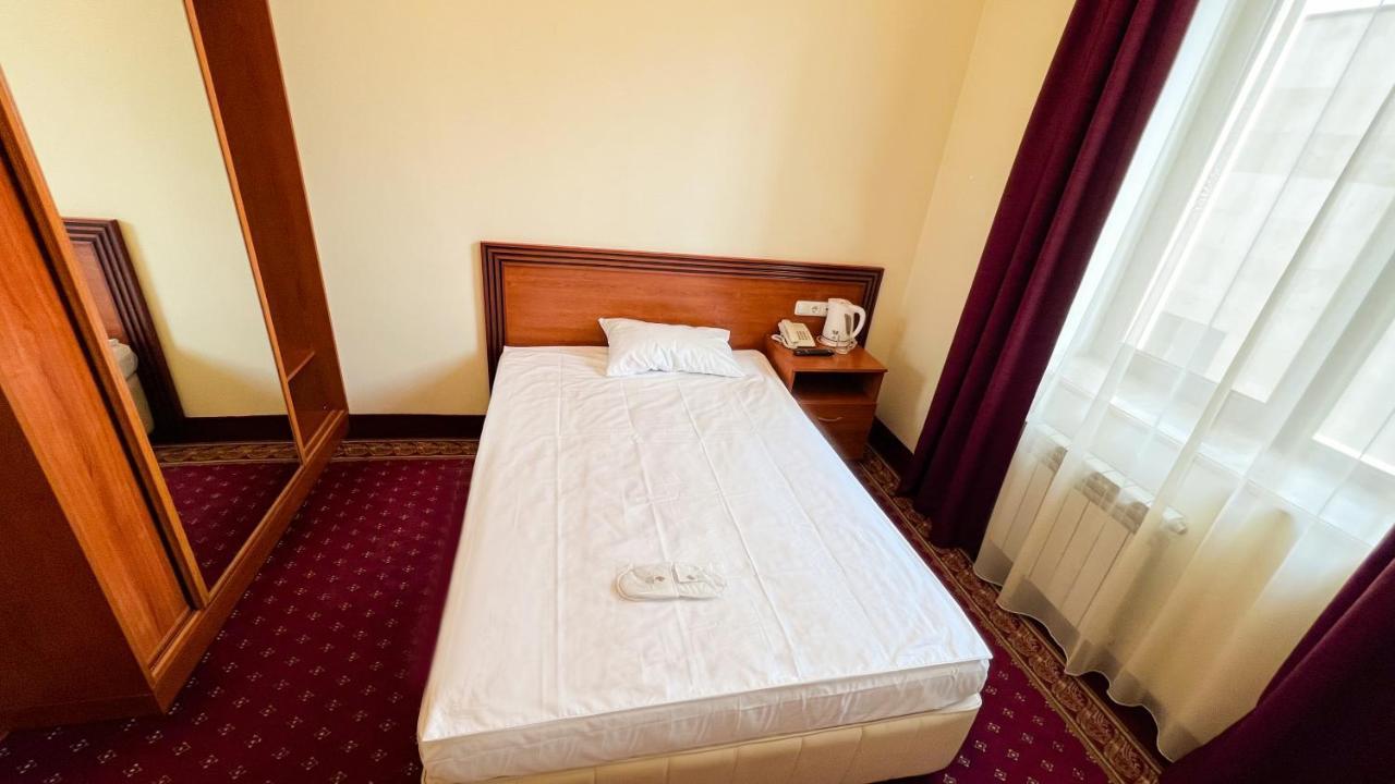 Olympavan Hotel Erévan Extérieur photo
