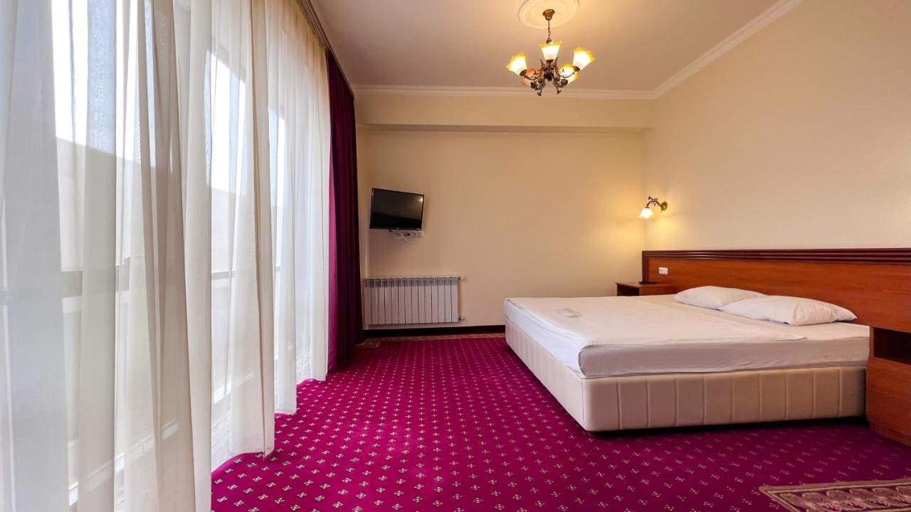 Olympavan Hotel Erévan Extérieur photo